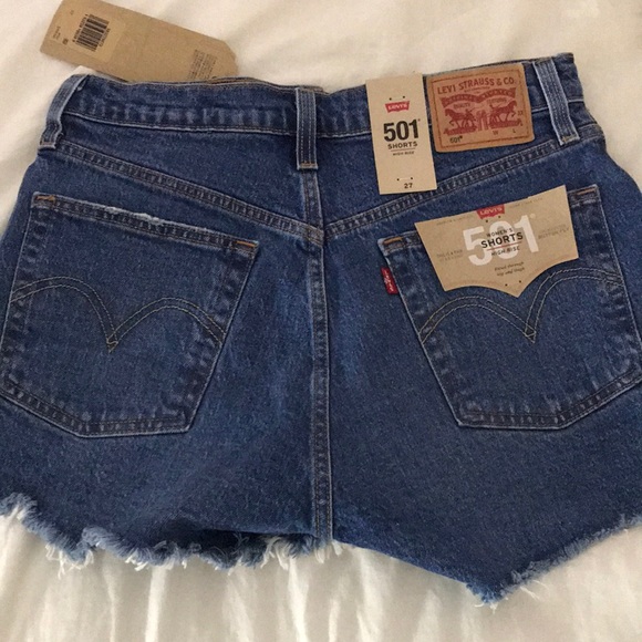 NWT 501 Levi Jean Shorts - Picture 2 of 2